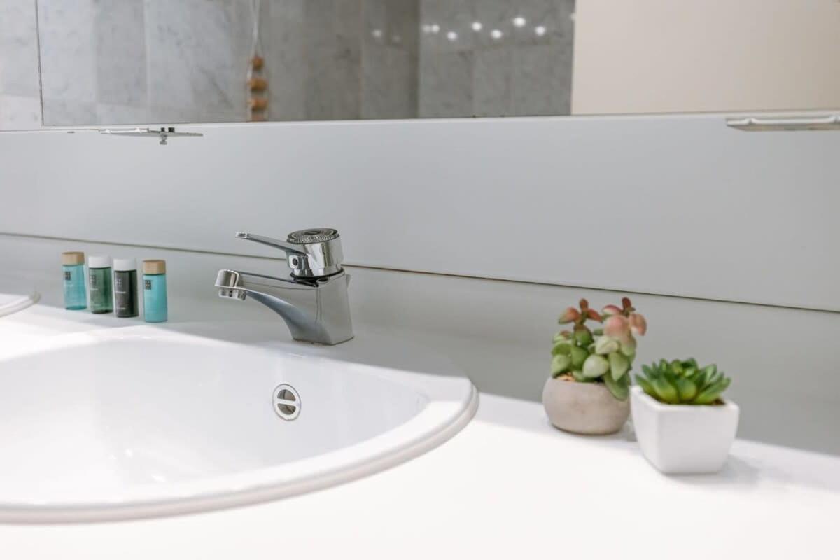 Huswell - Authentic Apartment With Terraces And Parking Knokke-Heist Eksteriør billede