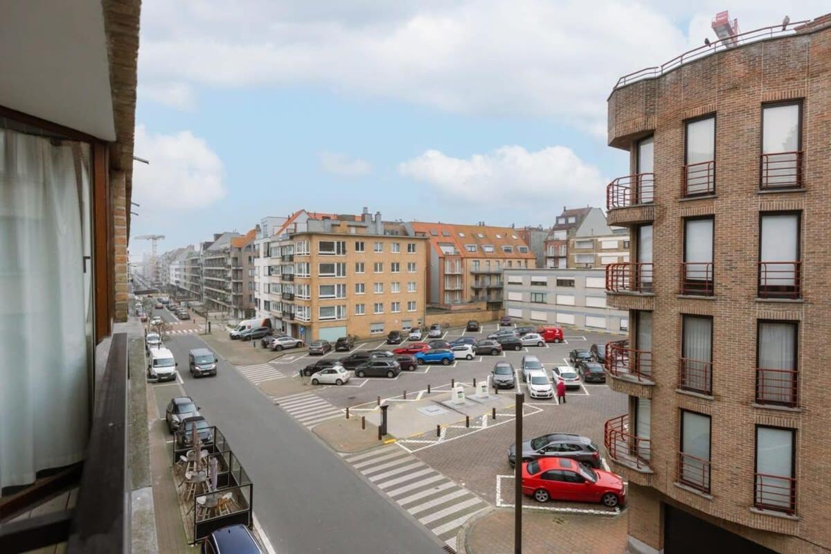 Huswell - Authentic Apartment With Terraces And Parking Knokke-Heist Eksteriør billede