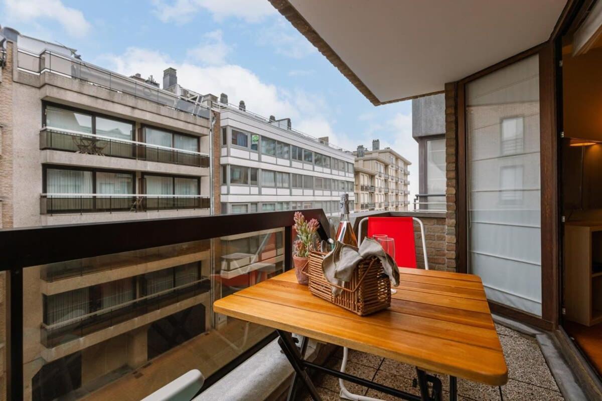 Huswell - Authentic Apartment With Terraces And Parking Knokke-Heist Eksteriør billede